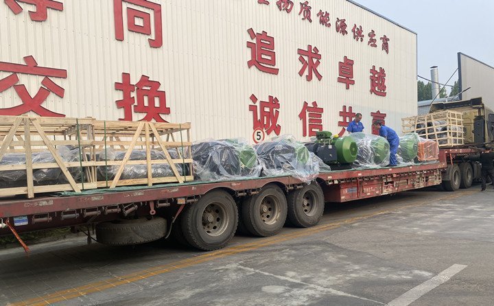 羅茨鼓風機發(fā)貨